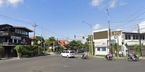 9. Simpang Jl. KH Wahid Hasyim - Jl. Jaksa Agung Suprapto