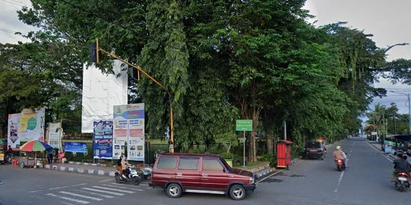 9. Simpang Jl. Veteran - Jl. HOS Cokroaminoto