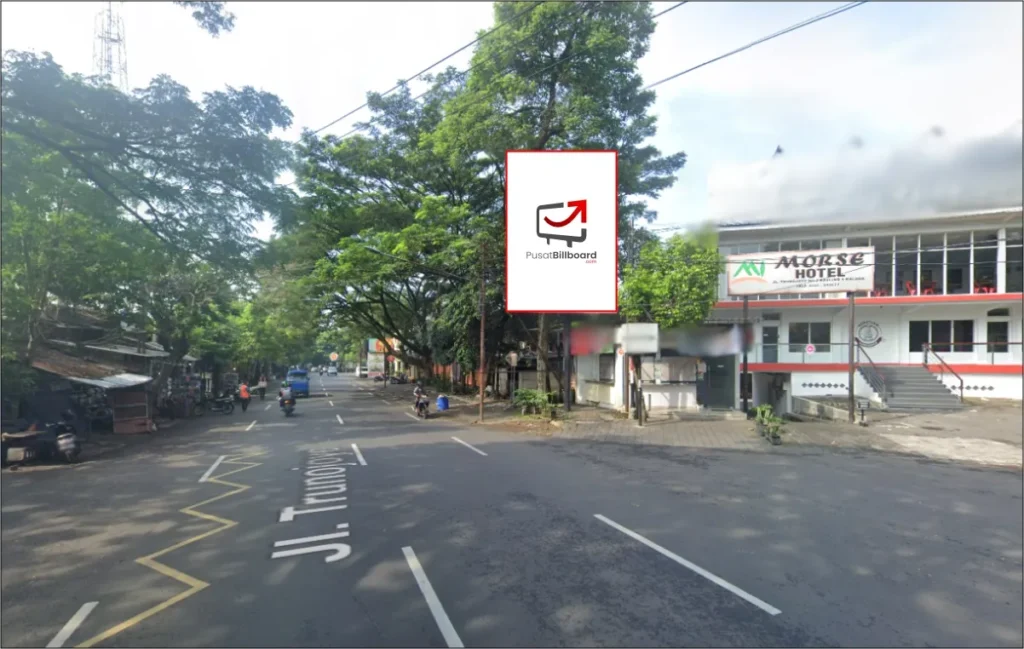 Kota Malang - Jl. Trunojoyo (Depan Stasiun Malang) 4x8V
