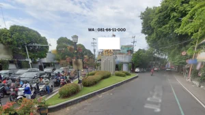 Billboard Jl. Dr. Sutomo