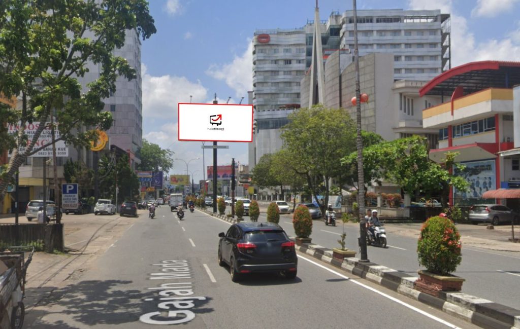 Pontianak - Jl. Gajah Mada (Depan Hotel Star - MR. DIY Gajah Mada dan Immanuel Kindergarten), 4x8 H'