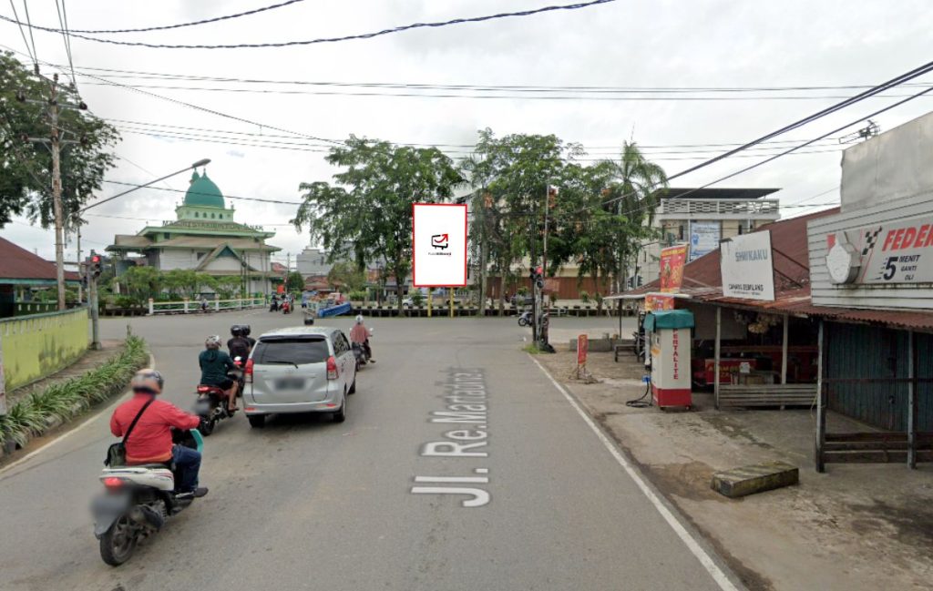 Pontianak - Jl. H. Rais A. Rachman (Pertigaan Jl. RE. Marta Dinata,Jl. Rais A. Rachman dan Jl. HM Suwignyo), 4x6 V'