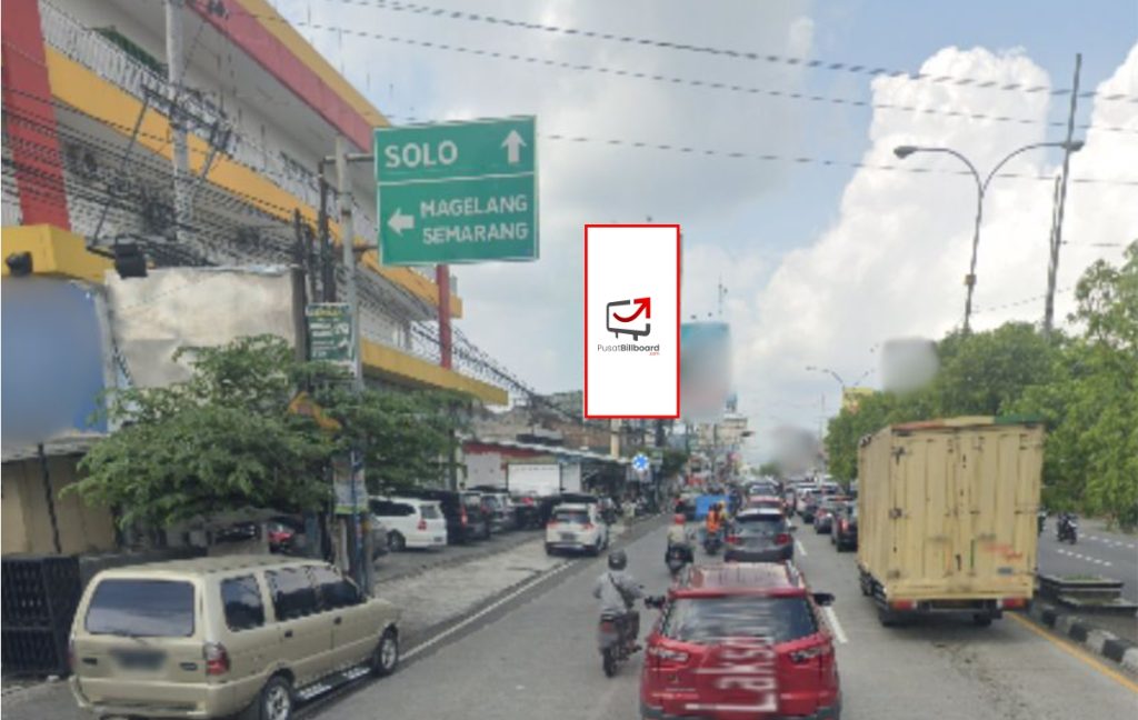 DI Yogyakarta - Jl. Laksda Adisucipto (Sisi Barat) 5 x 10 V'