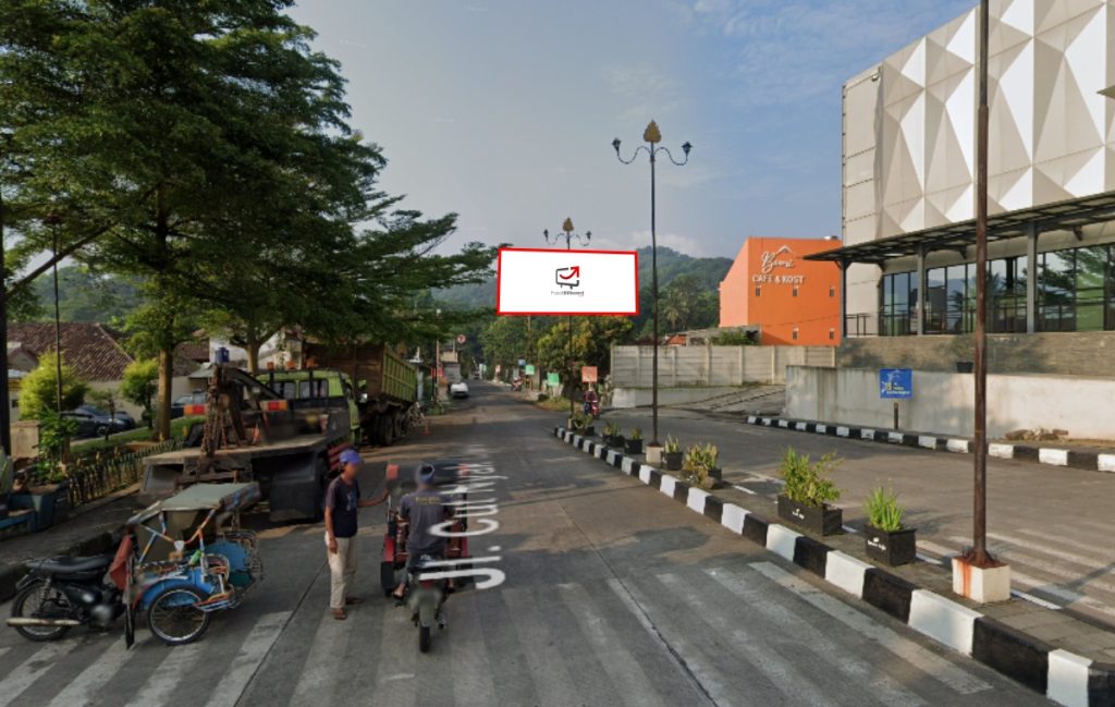 Sumedang - Jl.Cut Nyak Dien dekat Bunderan Polres Sumedang 6x12H`