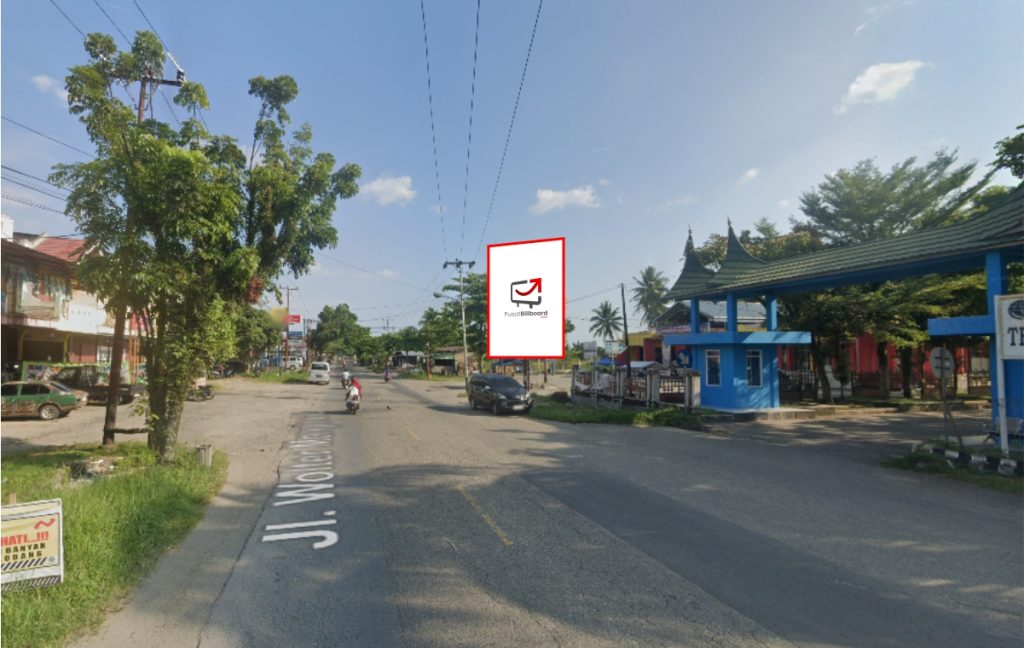 Pariaman - Depan Terminal Bus Pariaman, Jati 4x6V`